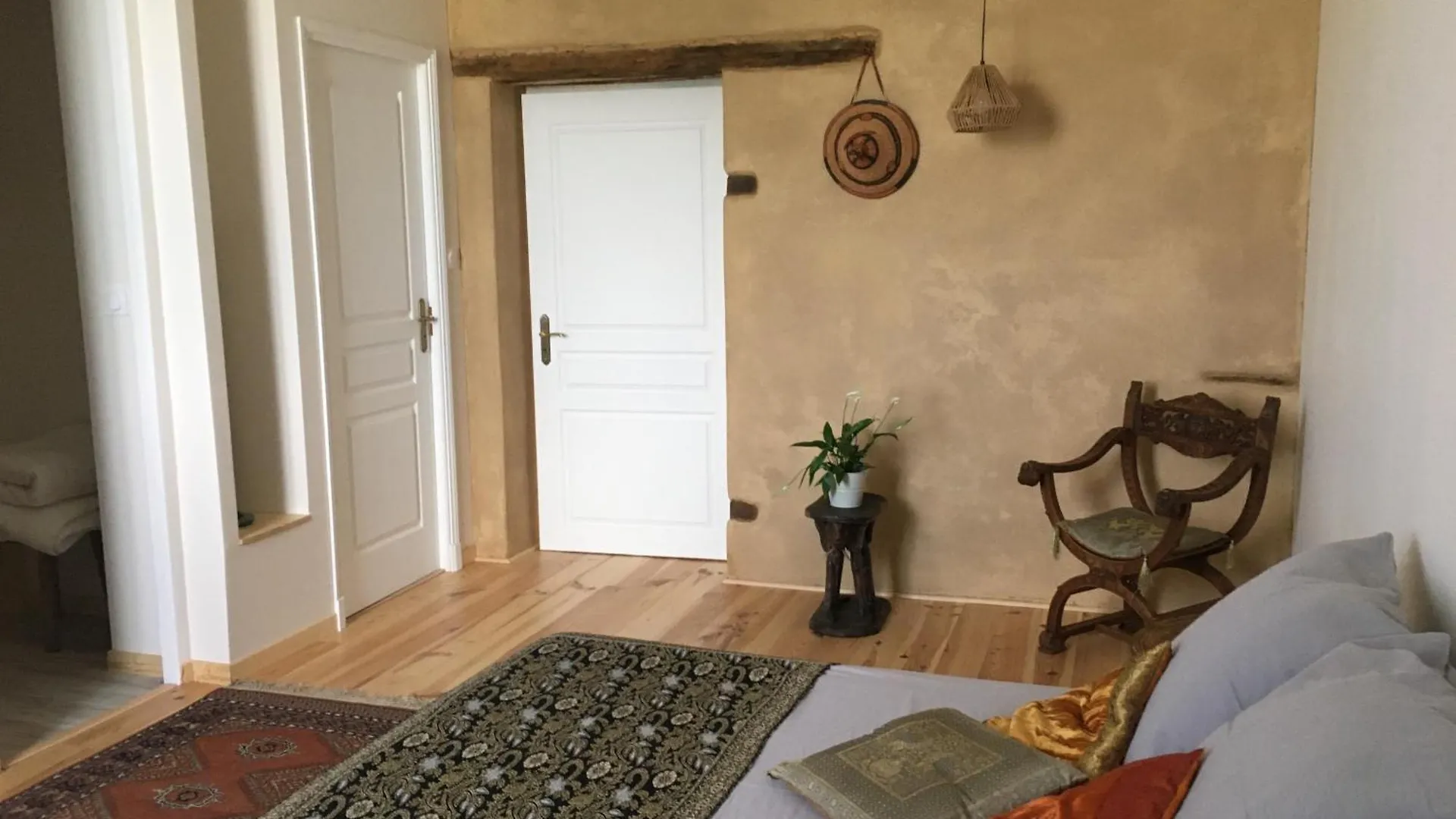 Aux Roses De Cedres Panzió Salvagnac Franciaország